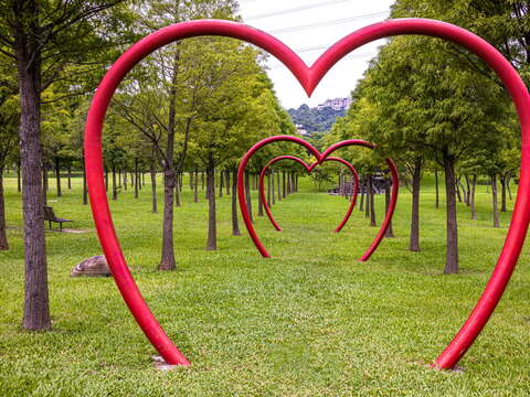 Daxi Riverside Park (大溪河濱公園)