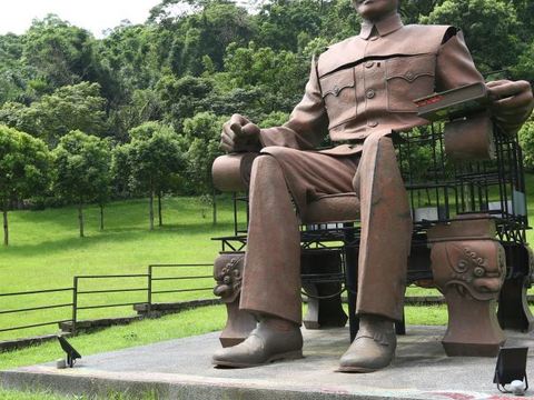 Cihu Memorial Sculpture Park(慈湖紀念雕塑公園)